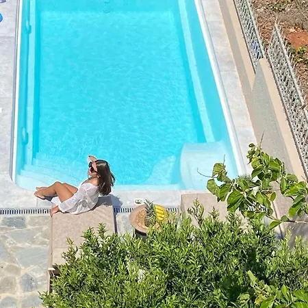 Oniropetra Luxury Aparthotel *