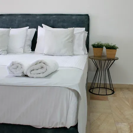 Oniropetra Luxury Aparthotel