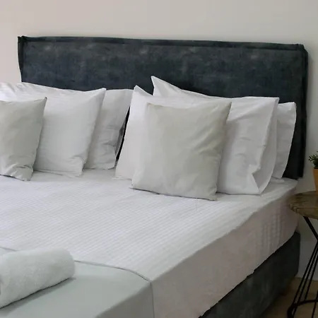 Oniropetra Luxury Aparthotel Armakha